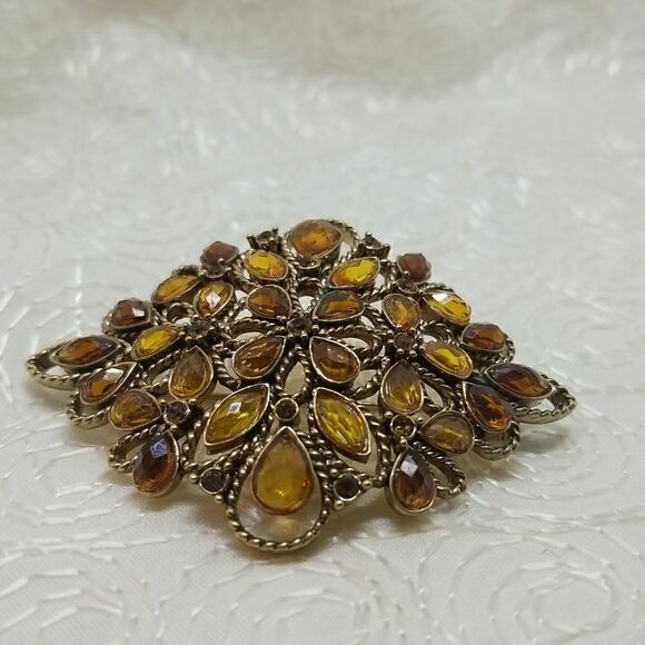 Monet Brooch Pin Crystal Brown  Gold Teardrop Round Oval Twisted Gold Brooch Pin - Picture 3 of 9
